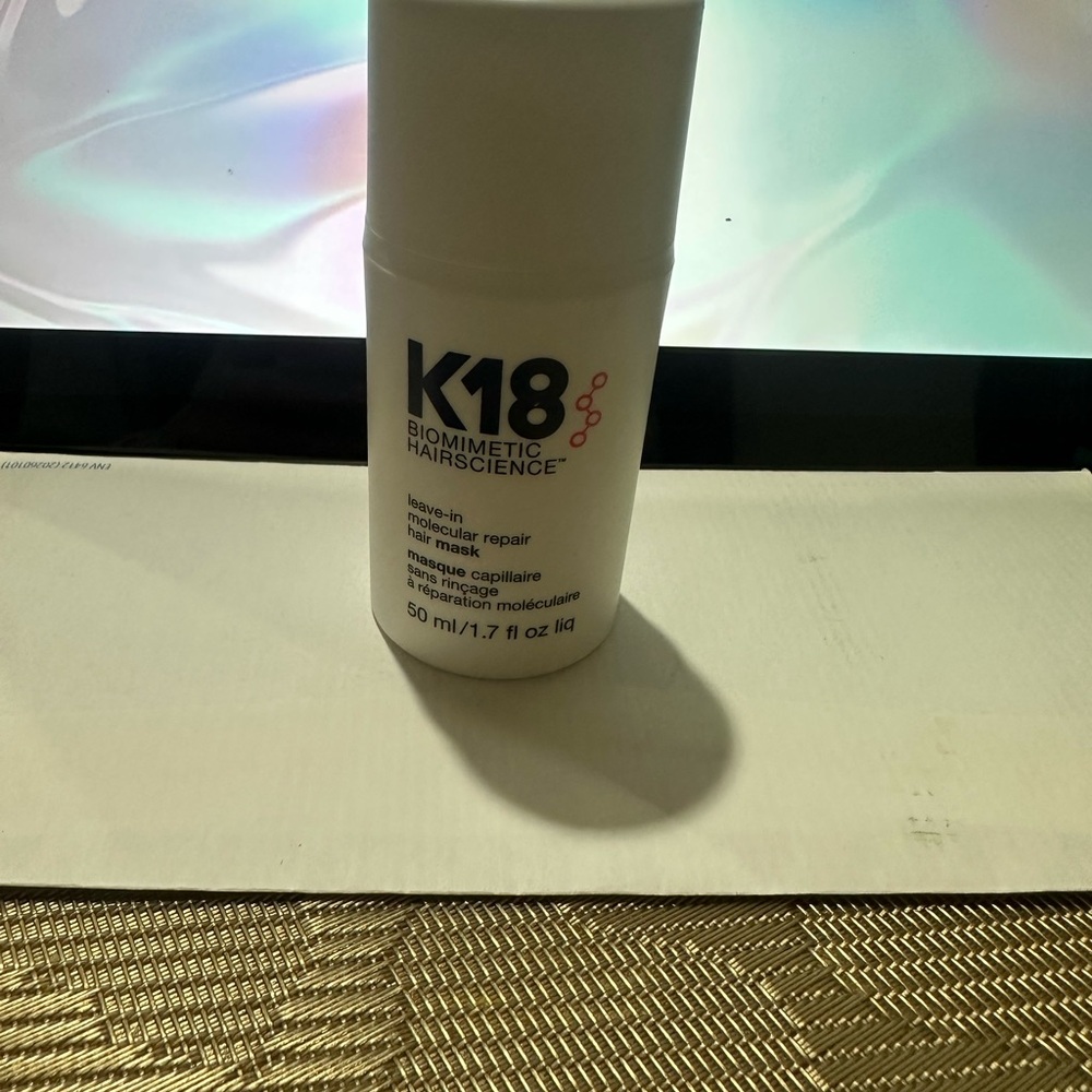 K18 Biomimetic Hairscience Leave-In Repair Mask - White